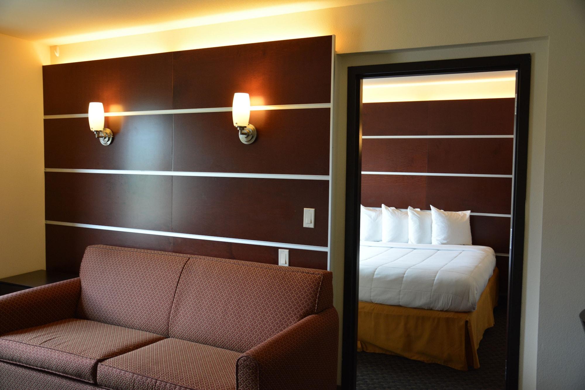 Days Inn & Suites By Wyndham Milwaukee Bagian luar foto