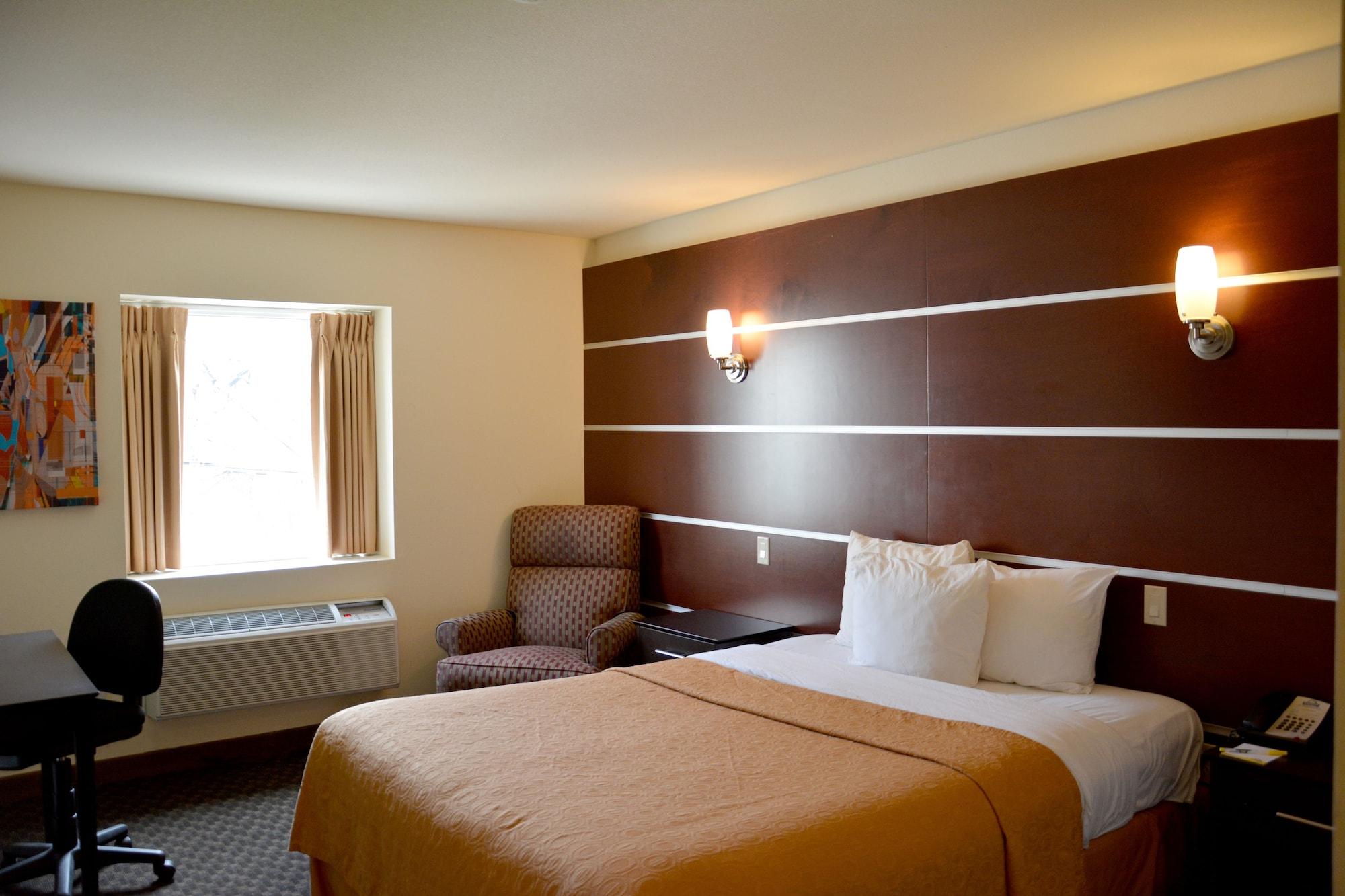 Days Inn & Suites By Wyndham Milwaukee Bagian luar foto